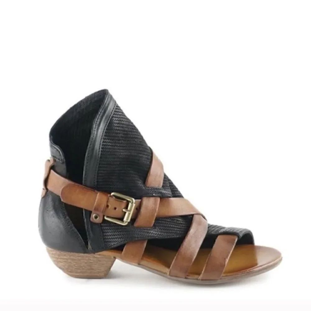 NWB  Black Brown Sandals
